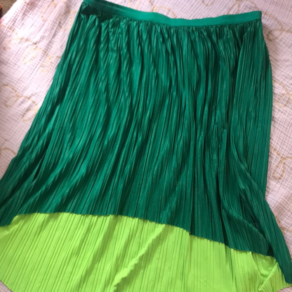 High-low reversible skirt